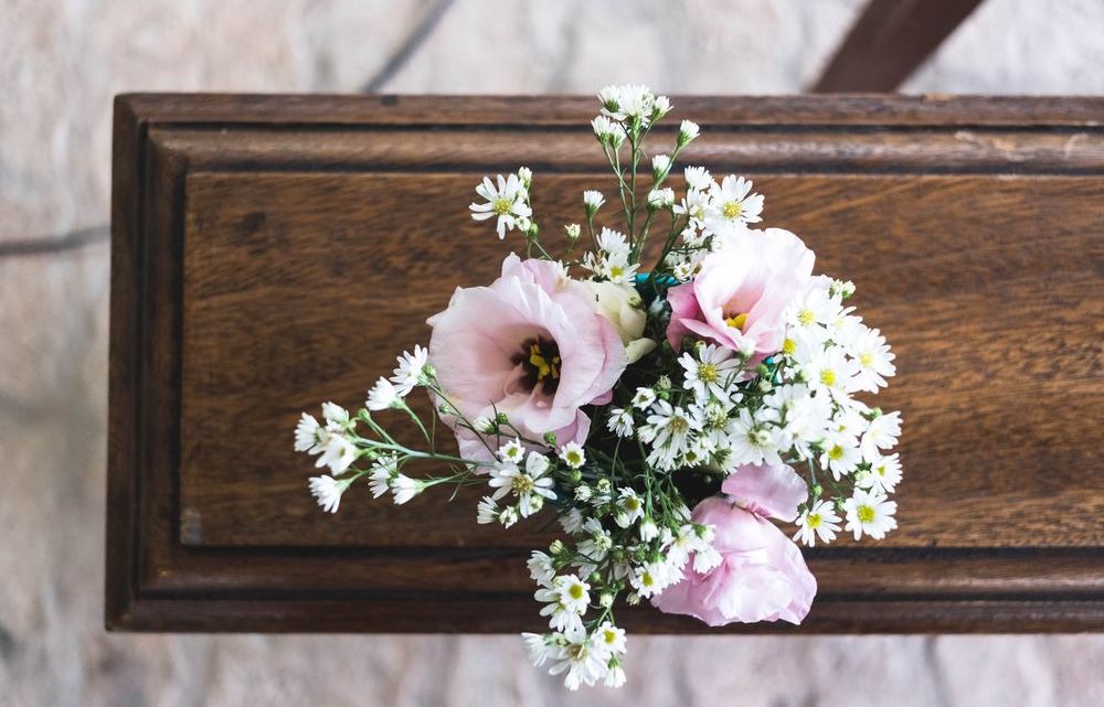 Sig godt farvel med smukke begravelsesblomster Sig godt farvel med smukke begravelsesblomster