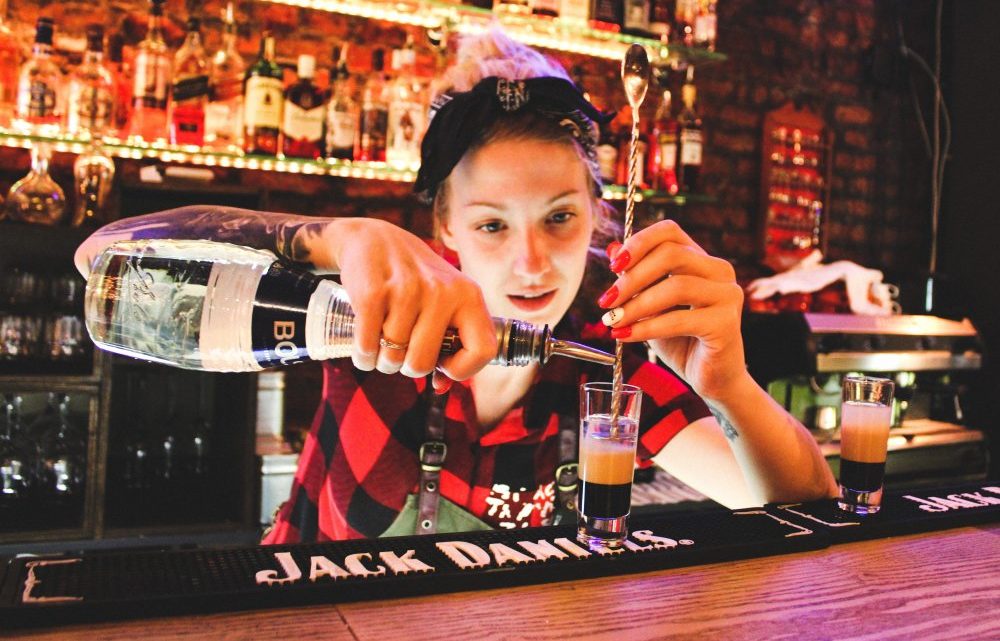 Lej en bartender, som du måske kender Lej en bartender, som du måske kender